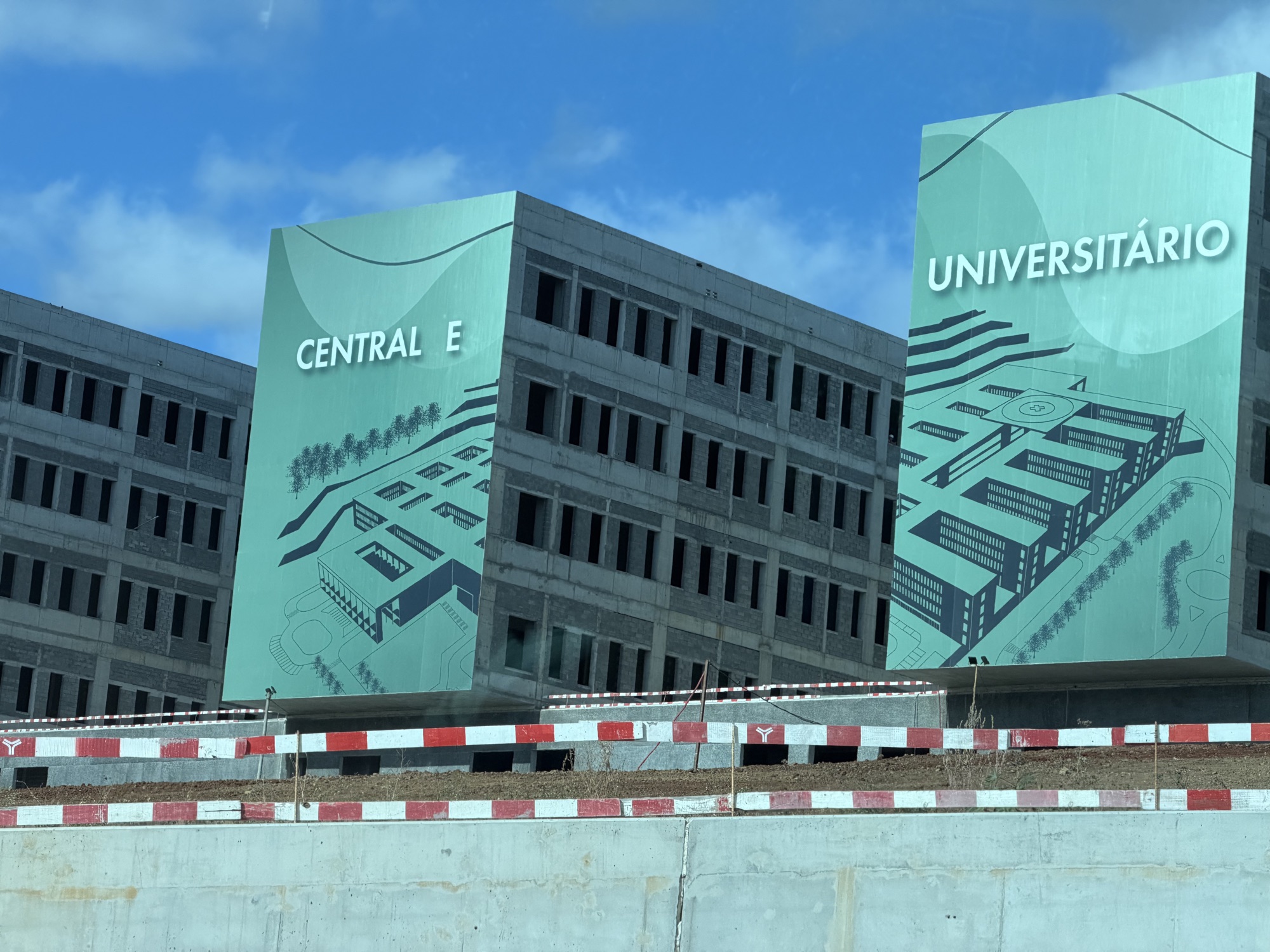 The Hospital Central e Universitário da Madeira under construction, 17 September 2026.
