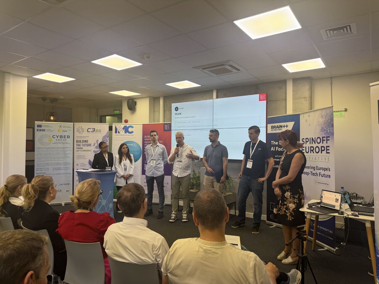 The team presentation at the BIO-RED hackathon.